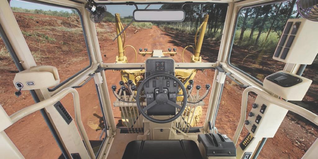 Operator s Station Caterpillar sets the standard for comfort, convenience and visibility. Designed to keep operators comfortable, relaxed and productive throughout the long work shift.