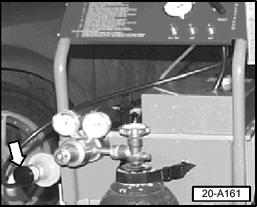 Page 45 of 65 20-168 - Verify that valve on EVAP tester nitrogen cylinder is open and that cylinder has sufficient pressure before continuing.