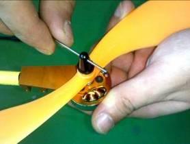 k. Install propellers (notice that hole in the middle of the propeller are threaded), screw the propeller clips.