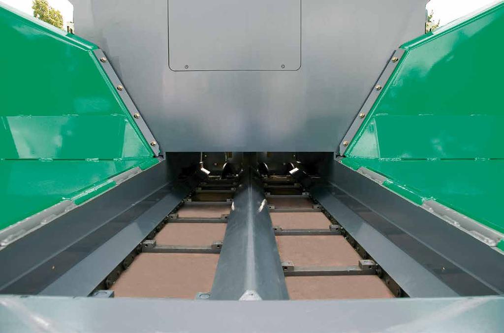 VÖGELE SUPER 1303-3 Proportional Control Provided for Conveyors and Augers Maintenance is Quick and Easy 13cm The large conveyor tunnel and powerful separate hydraulic drives for conveyors and augers