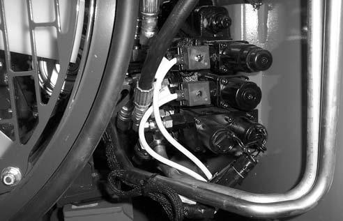 C3582) Fuel sender wires C3582 14 Disconnect the ground cable mounted from the engine to