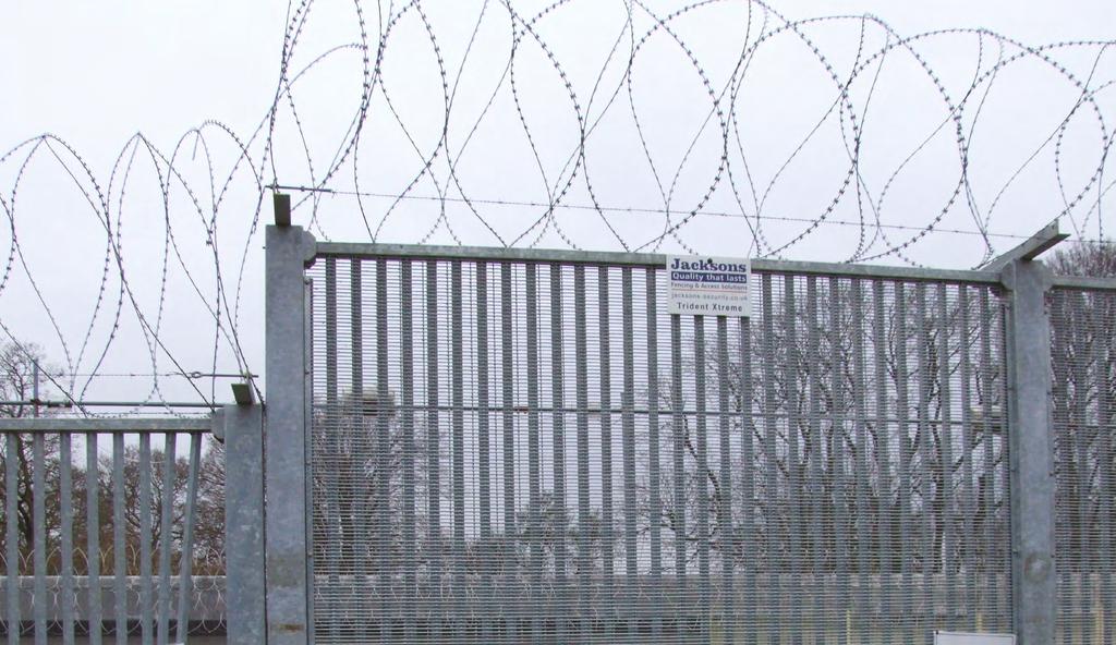 Trident 4 LPS 1175 SR4 Approved Securi-Mesh fencing clad on both sides height (mm) panel width (mm) post dimensions (mm) topping 3600 2450 120 x 120 Concertina barbed wire Trident 5 LPS 1175 SR5