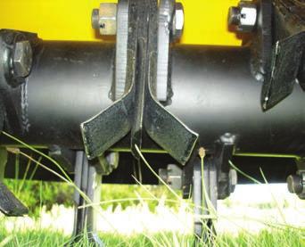 thatch blade (2lb) Adjustable rear roller: 1/4 x 6-5/8 x 54.