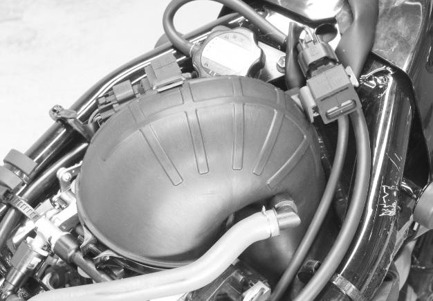 Remove the IAP sensors (Front cylinder side 5 and Rear cylinder side 6) from the