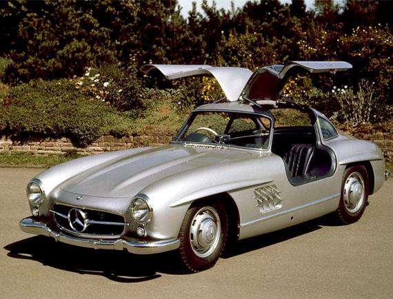 The fact that the 300SL was the fastest production car at the time, means driving to your ad meetings in Manhattan wouldn t be a bore.