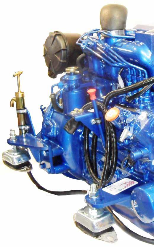 Engine Specifications RCD2 exhaust emission compliant 4 cylinders (except 3 cylinder for CL 25) diesel engine fitted with large flywheel for smooth engine running PRM gearbox Single side
