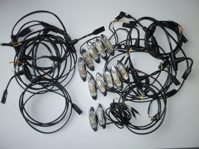 39 6.7 Metre body side light loom rewire kit Bill of Materials: 10 x LED Amber/Red markers with.