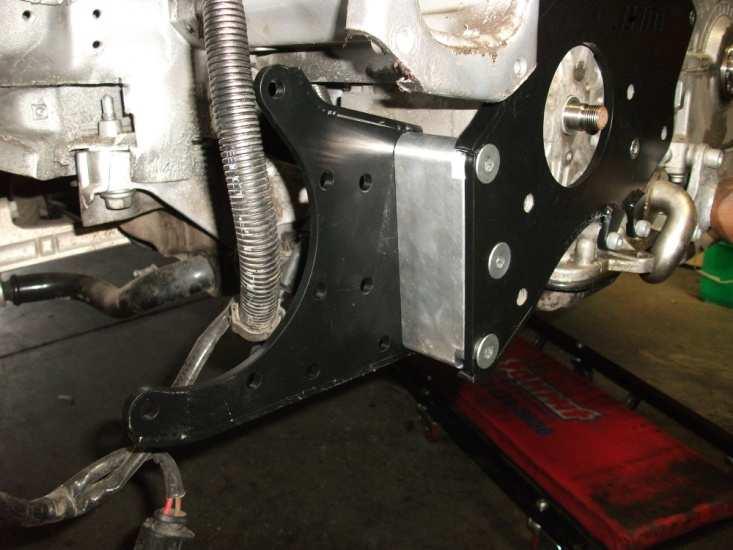 mount bracket. Make sure the nuts face outward towards you and the Allen heads are on the back of the support bracket to assure proper blower clearance.