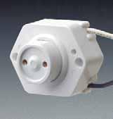 395-00 434-00 SECTION A 660-600V UL Listed E-5833 CSA Certified LR-5863 NOM Certified 057 Plunger-Type Molded white body. Copper alloy contacts.
