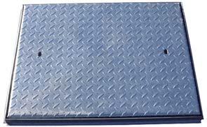 .4 100 SERIES chequer top cover Features: Chequer plate lid, under braced where necessary to meet stated load ratings. Closed keyways, Single seal as standard. Double seal available.