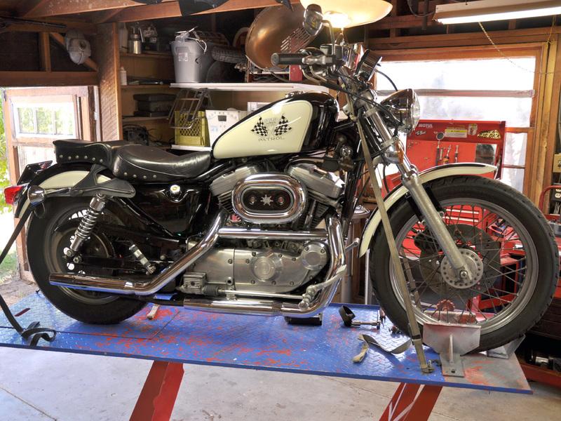 Harley-Davidson Sportster Evolution Oil Change Step 1 Preparation Securing the bike in an