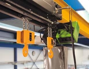 The seminar provides instruction on technology, testing, servicing and maintenance of chain hoists with components from STAHL CraneSystems.