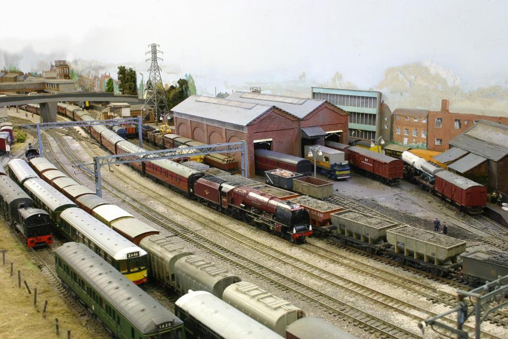 2 MODEL RAILWAYS ON-LINE STAFFORD A large 00 gauge layout based on the West Coast Main Line This magnificent layout resides in Sydney, New South Wales and is the result of many hours of meticulous