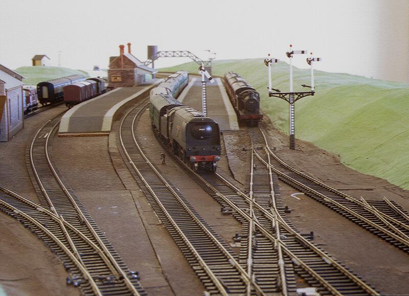 4 MODEL RAILWAYS ON-LINE On a Sunday afternoon SR West Country Class 4-6-2 No.