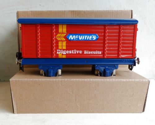 1.413B Other 0-gauge Freight - European Paya (Spain ) 2-axle Closed Van, red with royal