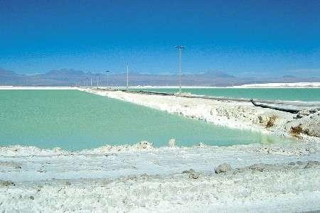 Lithium chemicals produced from brines: a greener process Pumping Remotion of additional water and crystalization of salts Brines contained in dry lakes Solar evaporation ponds Lithium Chloride