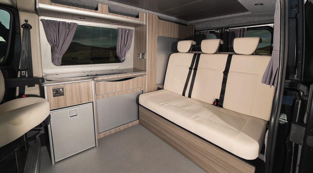 INTERIOR FEATURES THE VR200 COMES WITH THE FOLLOWING AS STANDARD EQUIPMENT.