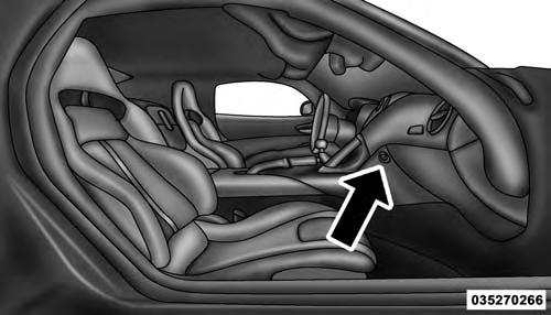 132 UNDERSTANDING THE FEATURES OF YOUR VEHICLE STORAGE Glove Compartment An electronic