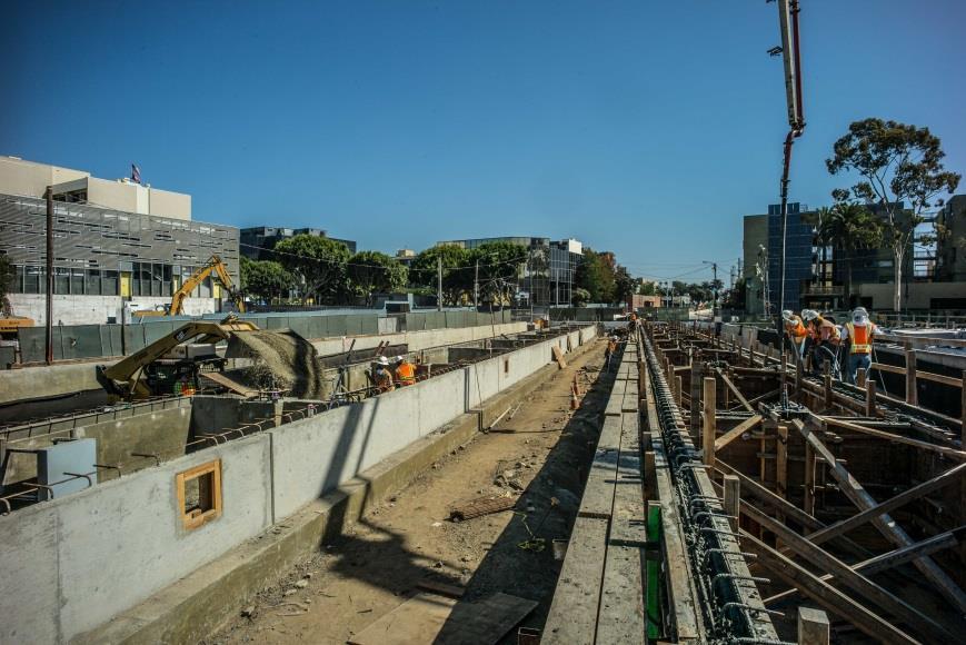 20 Construction Progress Station Progress thru December 2014 26th Street/ Bergamot 17th Street/ SMC Downtown Santa Monica Foundation work on-going Utility work on-going