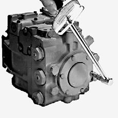 The front keyway (closest to the internally splined end of the shaft) is used in 100 cc pumps. 100 cc 75 cc 8. Install the charge pump shaft.