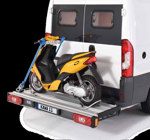 Whether you are transporting a scooter or up to 3 bicycles with its 150 kg load capacity this is not a problem.