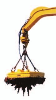 With Young as its partner, Komatsu provides material handling attachment packages that achieve the most effective combination of reach, lift capacity and speed.