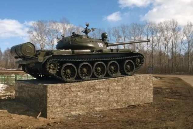 html T-54-2 (T-54 model 1949) Surgut, Khanty-Mansi Autonomous Okrug (Russia)