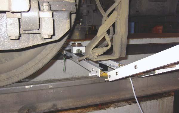 within the vehicle s cab. b) Flux generator (Figure 58) mounted on a lightweight frame which enables easy positioning under the vehicle s AWS receiver.