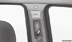 Täiendavad külgmised turvakardinad (SABIC) Turvakardinad kaitsevad ees ja taga akende all istuvaid reisijaid külgkokkupõrke ja sõiduki ümberpaiskumise korral.