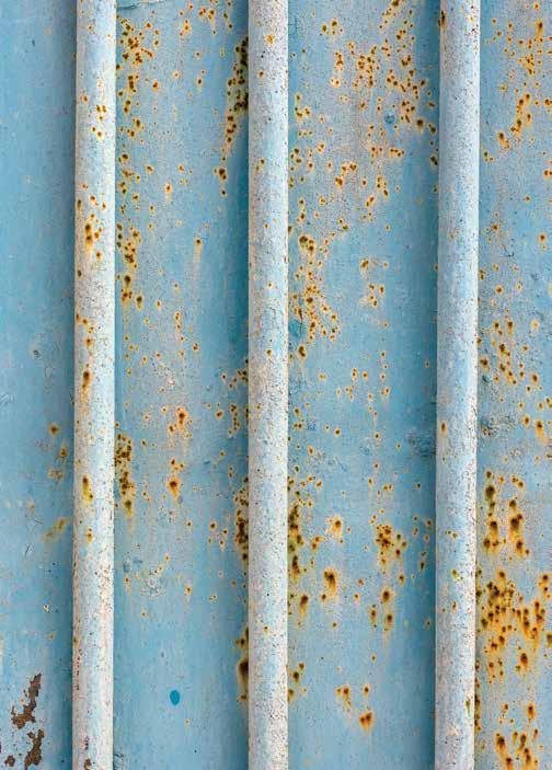 RUST & PARTICLE DECONTAMINATION With so many ways for moisture to enter a system, rust and related particulate contamination has always been a problem for chiller and refrigeration systems.