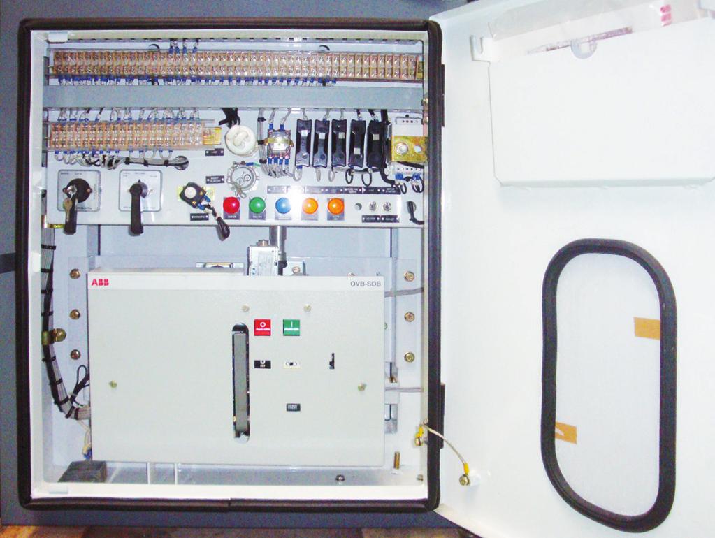 The cabinet also includes the following: Anti-condensation heater Circuit breaker status indicator Mechanical operation counter Breaker control switches Anti-pumping relay AC / DC fuses Auxiliary