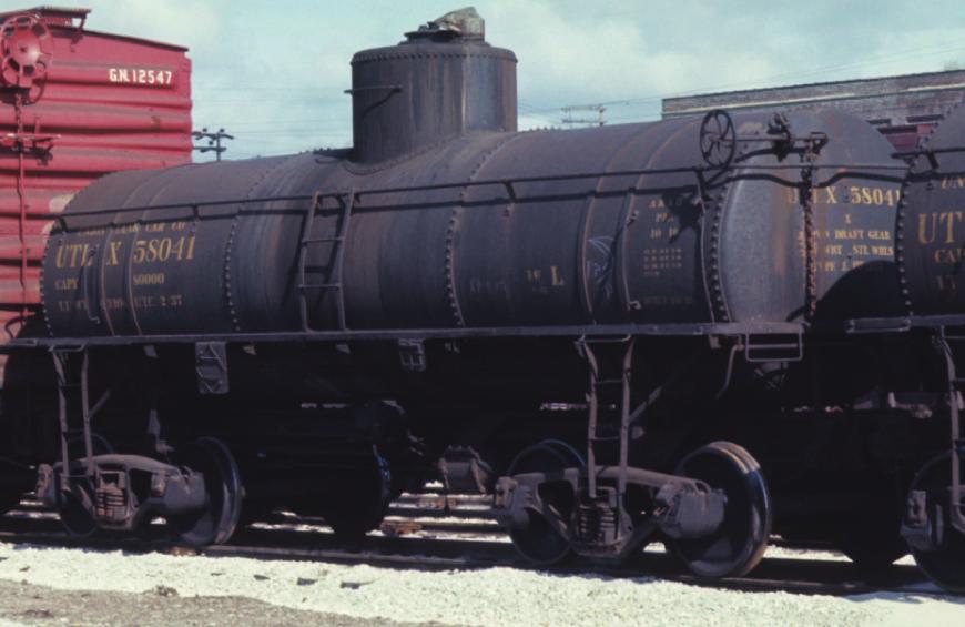 In the 1930 s UTLX added internal heater coils to 600 of the 6500 gallon Class X cars, renumbering them to the 57800-58074, 58100-58249, 58250-58324 and 58500-58599 series.