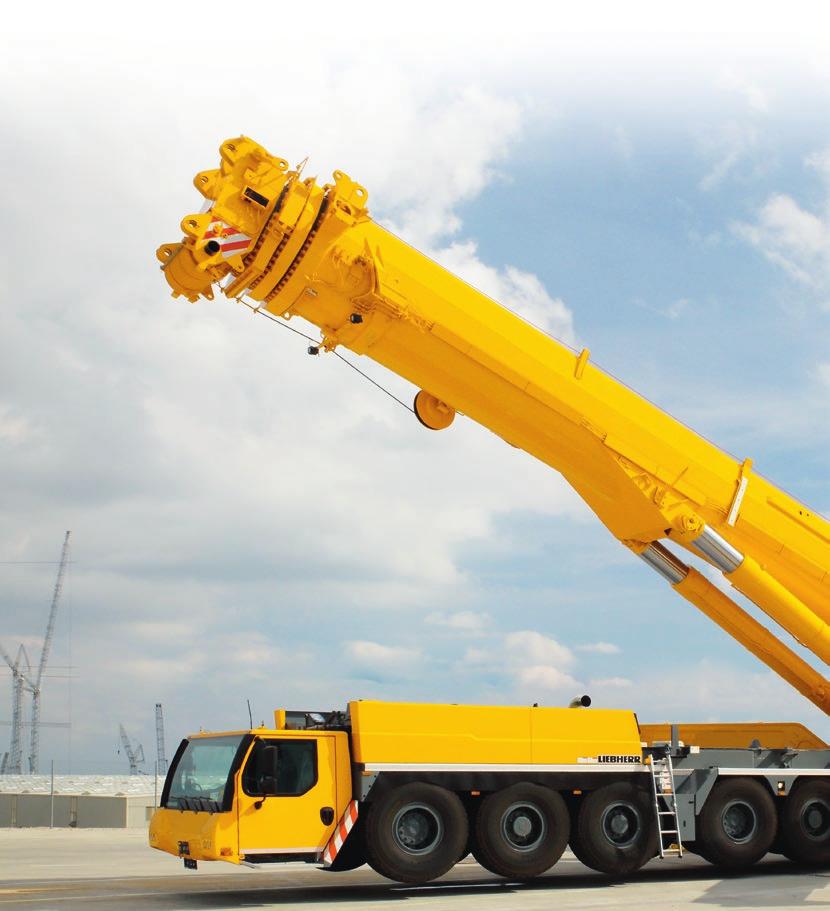 Self-assembly on the job site Fast set-up without assisting crane The LTM 1750-9.1 arrives at the job site with 12 t axle load with its telescopic boom and the front outriggers.