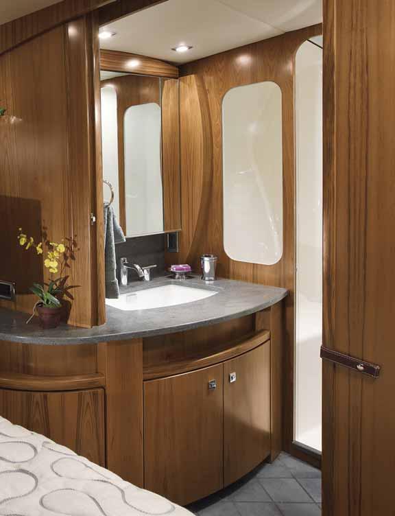 4800 CONVERTIBLE The ENSUITE MASTER HEAD in the master stateroom can only be accessed