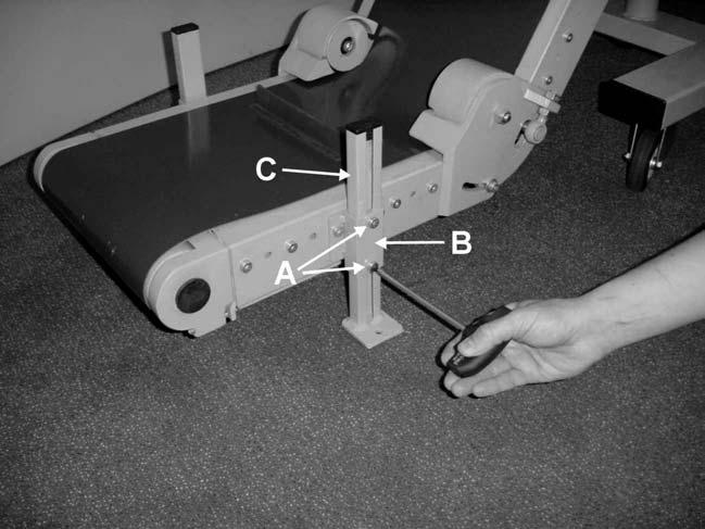 4.3.6 Short steel support held from side To adjust the height of a short steel support held from the side, first loosen the fixing screws (A) on the side plate (B), like in the opposite figure.