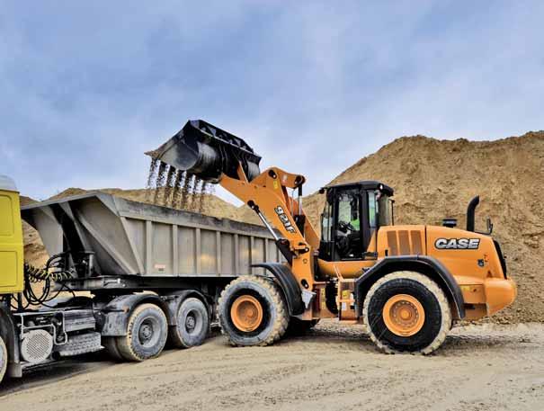 F-SERIES WHEEL LOADERS 721F 821F 921F Less maintenance The radiators are easy to clean with the reversible fan, which is activated from the cab.