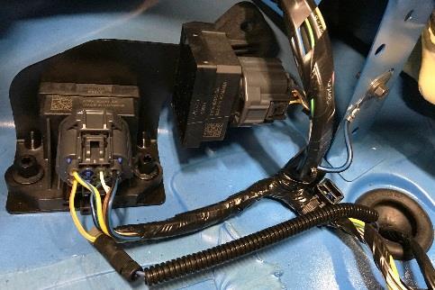 For AWD Focus RS, use the rearward fuel pump controller. 31 32 33 34 Wire Stripper Electrical Pick RTV Slicone Unscrew both ends off the included black Posi-Tap connector.