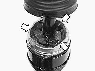 Lubricate the constant velocity joint thoroughly. The inner constant velocity joint requires 120 g of grease. Apply half the amount of the grease package. The remainder will be used later in the boot.