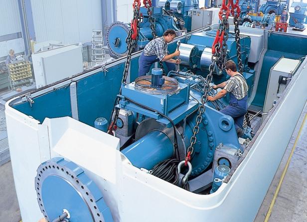 8 Rexroth Wind Turbine Gearboxes Overview Overview of our Wind Turbine Gearboxes We supplied the first generator gearboxes to the wind energy industry in 1985 for wind turbines with a rated power of