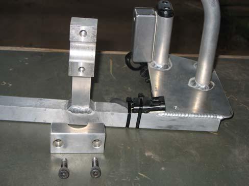 Figure 13 Control Bar Clamp Arrangement The Control Bar is clamped directly onto the base bar via the two clamps.