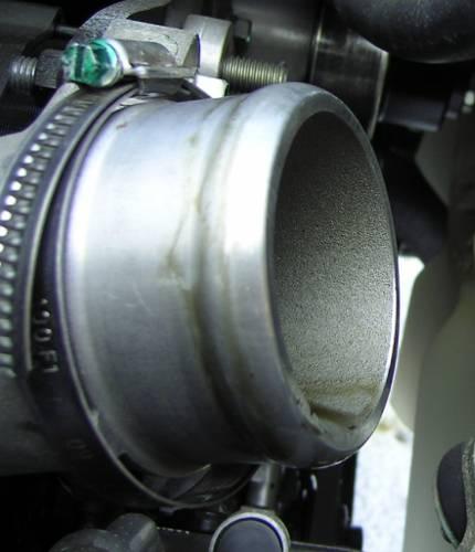 carryover in the turbocharger compressor housing