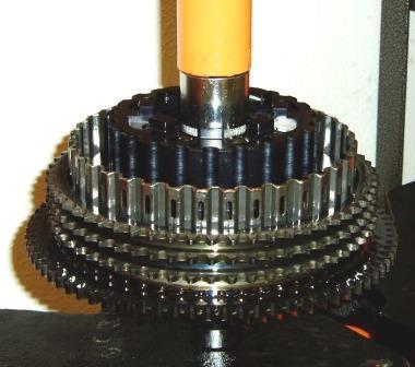 Warning: You must support the inner race of the basket bearing when pressing in the Rekluse Center Clutch, or you will