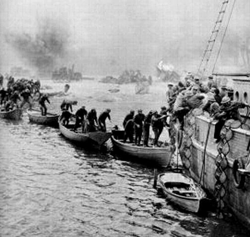 Shallow water and the lack of any port facilities in the village of Dunkirk forced the British to use hundreds of small watercraft to extract personnel.