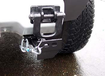 Attach the 8" safety cables with the cable connectors (Q-Links) to the front of the receiver braces (Fig.U). 23. Attach the ends of the safety cables to the tow vehicle's safety cables. 24.
