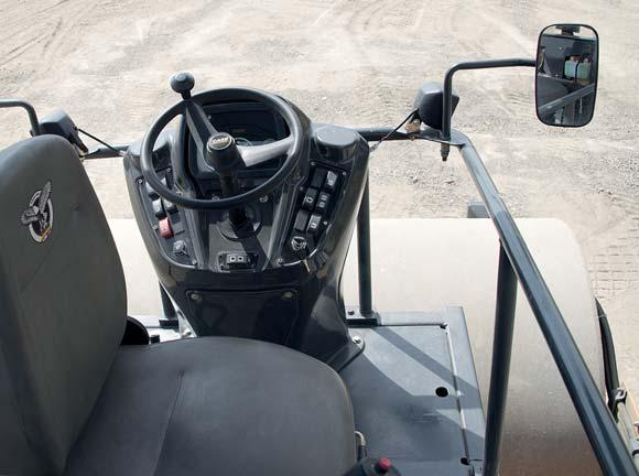 1107EX COMPACTOR COMFORTABLE AND SAFE OPERATOR STATION Easy access and excellent visibility 90 clockwise rotating seat to ensure good visibility of rear wheel
