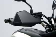 attach a GPS navigation device on the handlebar. *Maximum loading capacity of each case is 3kg.