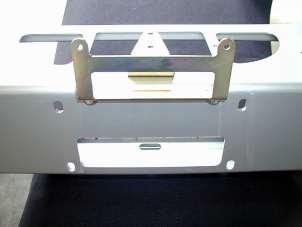 WINCH FITMENT ONLY 28. Fit number plate bracket to the bar using 6mm hardware, (20mm x 6mm bolts).