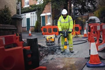 Stabiliser street pads Key for the utilities sector is the street pads option which eliminates any possible damage to tarmac or paved surfaces caused by the stabiliser feet.