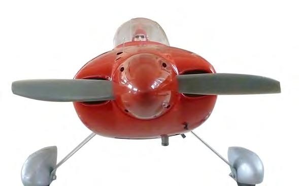 the  The propeller should not touch any part of the spinner