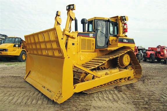 (5,664 Hours) `01 CAT D7R LGP 2001 CATERPILLAR Model D7R LGP Crawler Tractor, s/n 3DN00377, equipped with straight blade with tilt, enclosed ROPS cab, air conditioning, landfill